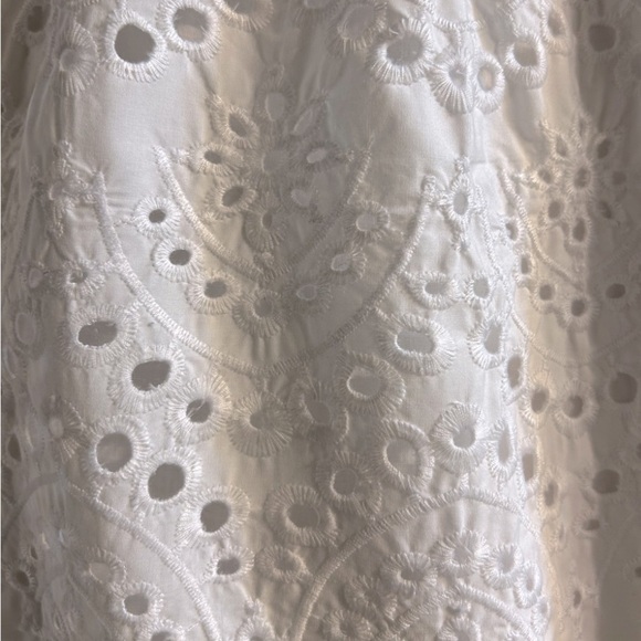 Evereve White Eyelet Sleeveless Top - Picture 4 of 10